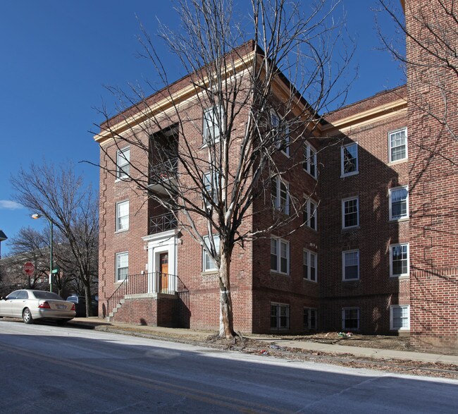 Sylcrest Apartments in Baltimore, MD - Foto de edificio - Building Photo