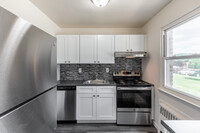 Country Manor Apartments in Middletown, NY - Building Photo - Interior Photo