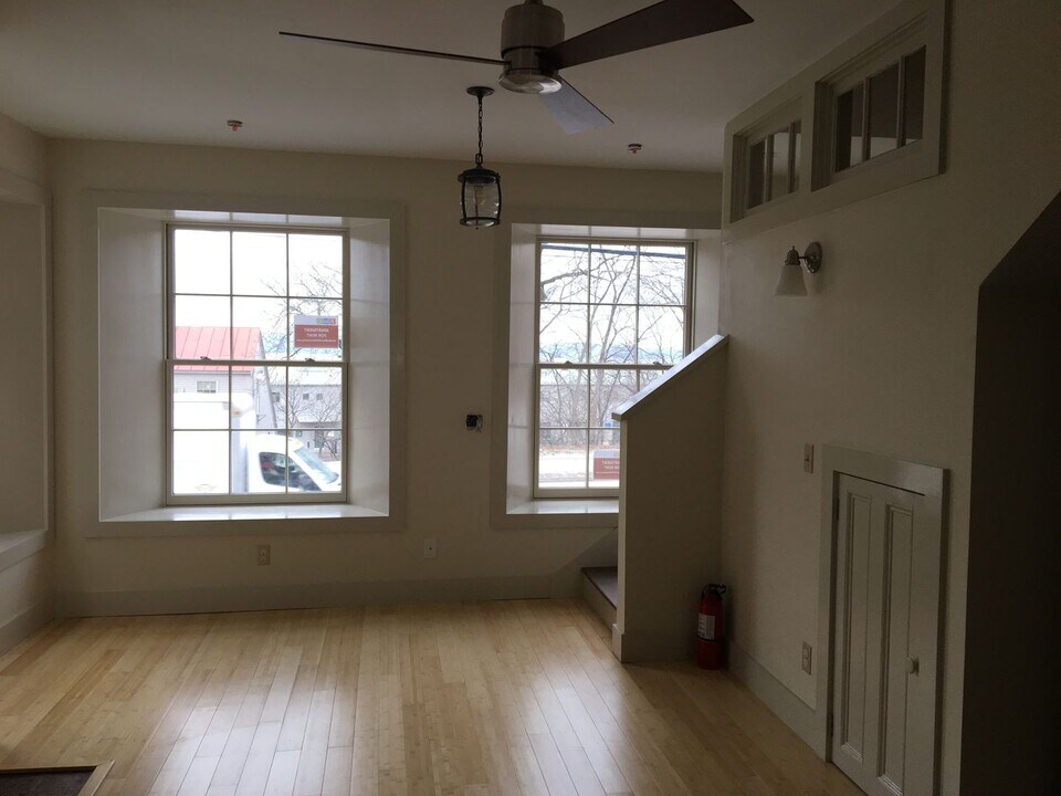 166 Battery St in Burlington, VT - Building Photo