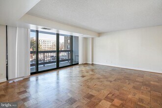 3800 Fairfax Dr in Arlington, VA - Building Photo - Building Photo