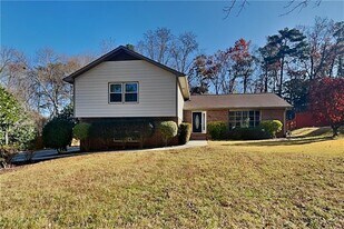 1916 Beckett Dr in Marietta, GA - Building Photo