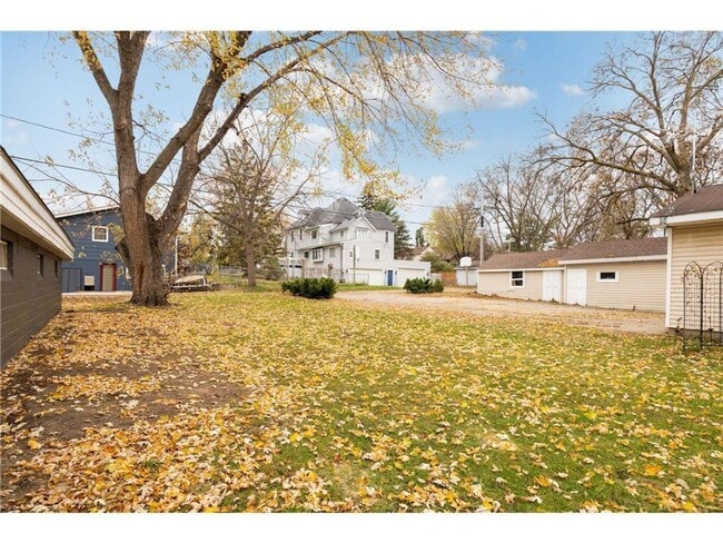 438 3rd Ave E in Shakopee, MN - Building Photo - Building Photo