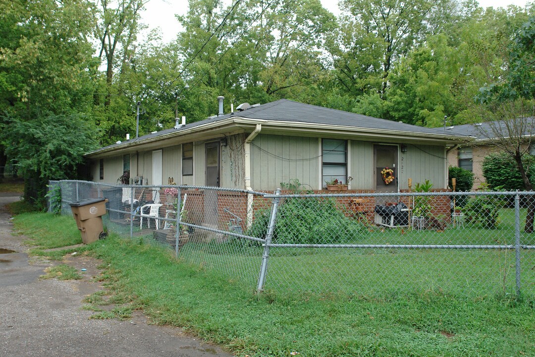 2424 Chapel Ave in Nashville, TN - Building Photo