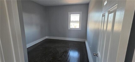 62 Main Rd in Tiverton, RI - Building Photo - Building Photo