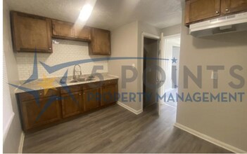 5162 Camden Rd in Maple Heights, OH - Building Photo - Building Photo