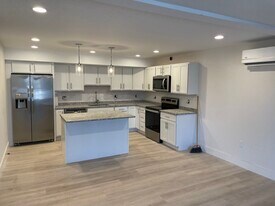 24 Saint Anthonys Ln, Unit B in Gloucester, MA - Building Photo