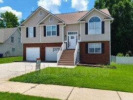 194 Saddleview Trail in Riverdale, GA - Building Photo