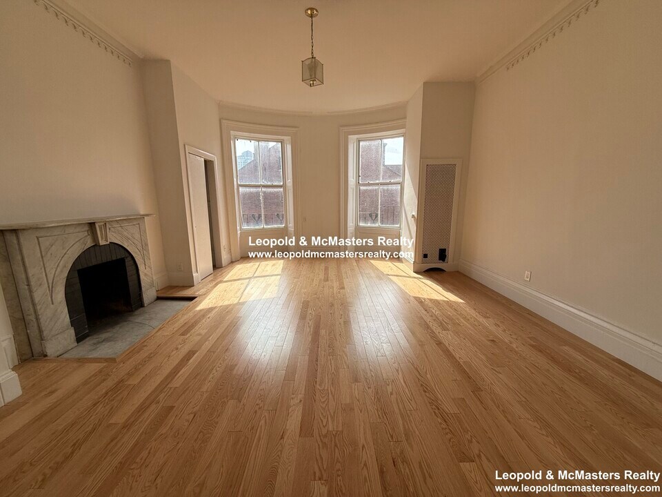 30 Mount Vernon St, Unit Mount vernon in Boston, MA - Foto de edificio