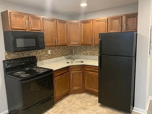 6001 N 17th St in Philadelphia, PA - Building Photo