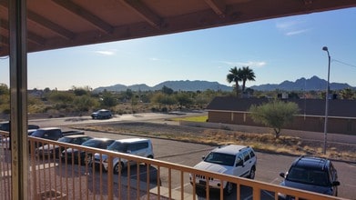 13024 N 22nd St, Unit Sugarloaf Apts in Phoenix, AZ - Foto de edificio - Building Photo
