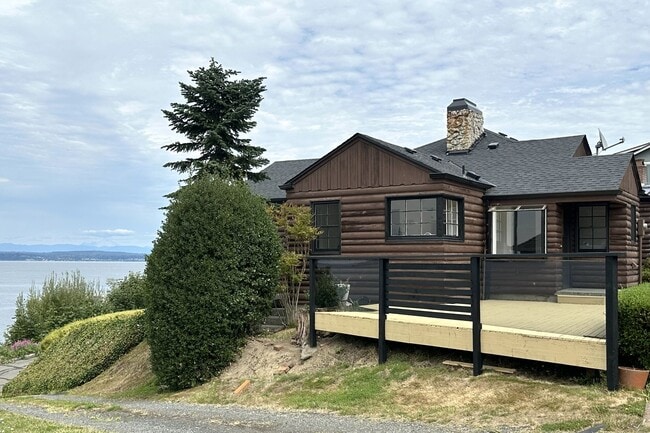 1503 Mukilteo Ln in Mukilteo, WA - Building Photo - Building Photo