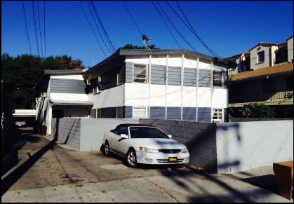 7260 Canby Ave in Reseda, CA - Building Photo