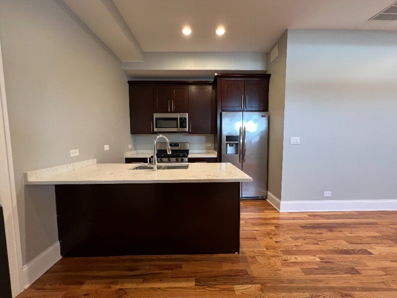 3533 W Armitage Ave in Chicago, IL - Building Photo
