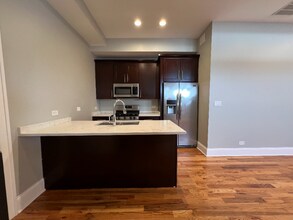 3533 W Armitage Ave in Chicago, IL - Building Photo - Building Photo