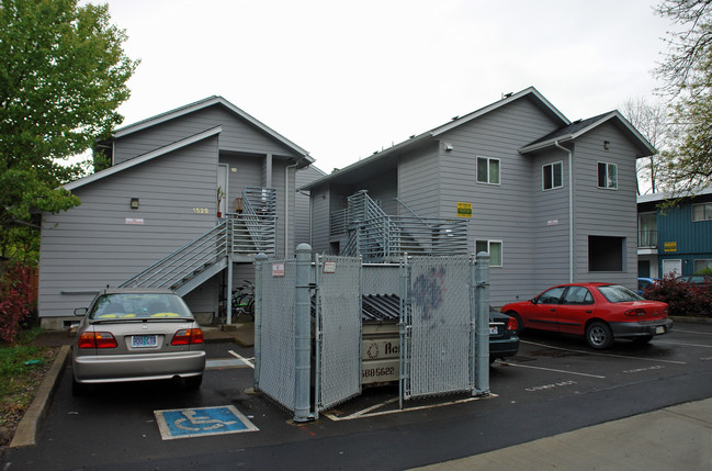 Jana Lee in Eugene, OR - Building Photo - Building Photo