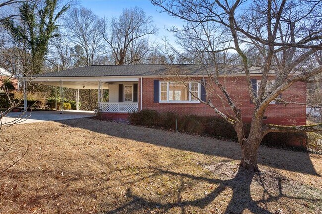 928 Church St in Smyrna, GA - Foto de edificio - Building Photo