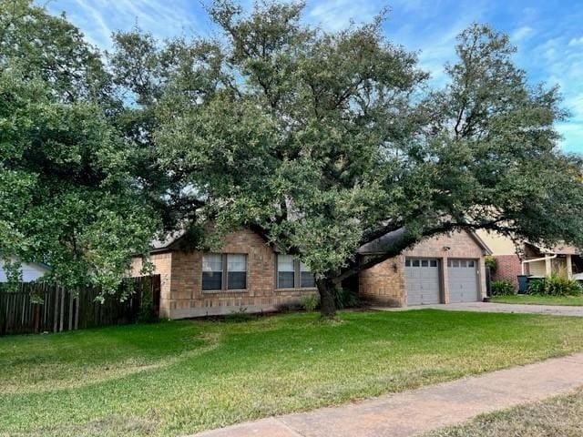 property at 6918 Dallas Dr