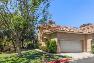 41 Alondra in Rancho Santa Margarita, CA - Foto de edificio - Building Photo