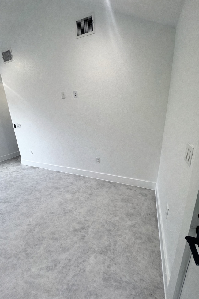 1409 Westmoor Dr in Austin, TX - Building Photo - Building Photo