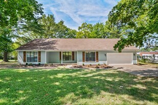 4024 E Wagon Wheel Rd in Springdale, AR - Building Photo