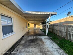 2338 Shenandoah Rd in Palm Bay, FL - Foto de edificio - Building Photo