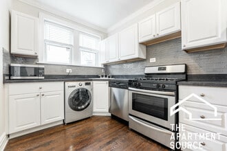 3825 N Greenview Ave, Unit 2E in Chicago, IL - Building Photo - Building Photo