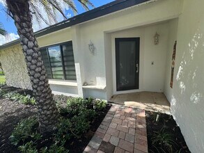 1467 McDermott Ln in Royal Palm Beach, FL - Building Photo - Building Photo