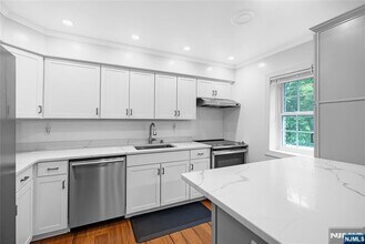 590 Center St in Oradell, NJ - Building Photo - Building Photo