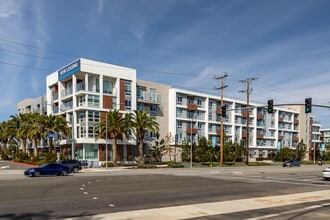Parkhouse Residences in Newport Beach, CA - Foto de edificio - Building Photo
