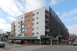 Rego Parc in Rego Park, NY - Building Photo - Building Photo