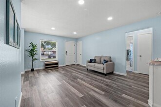 2832 47th Ave S in St. Petersburg, FL - Building Photo - Building Photo