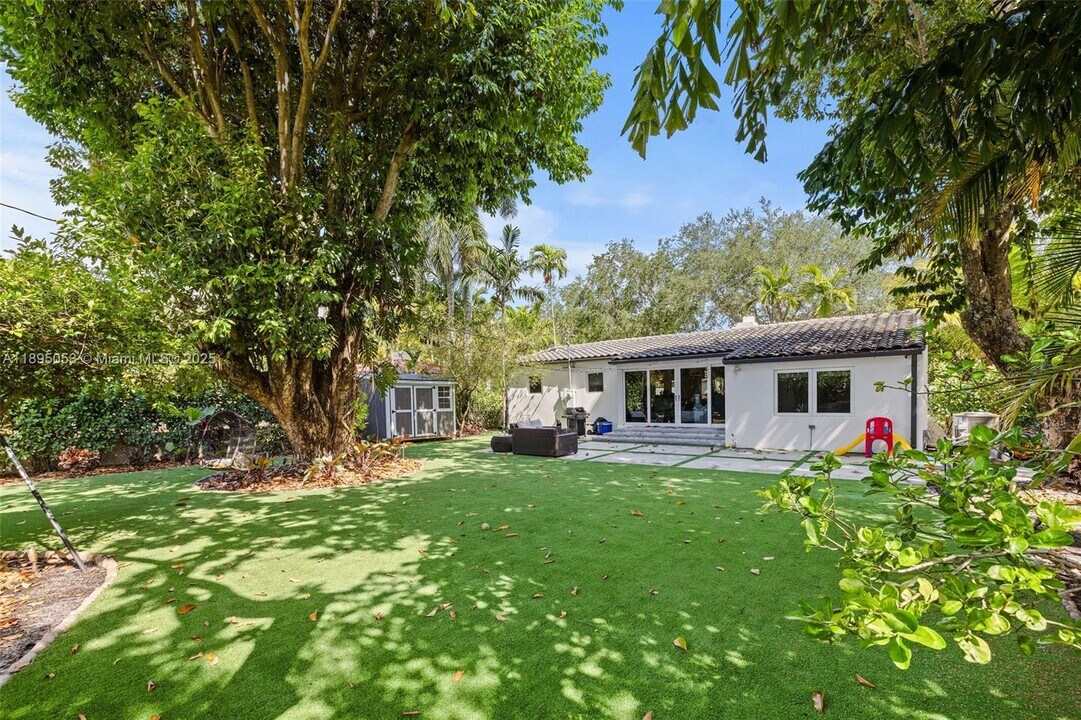 90 NE 106th St in Miami Shores, FL - Building Photo