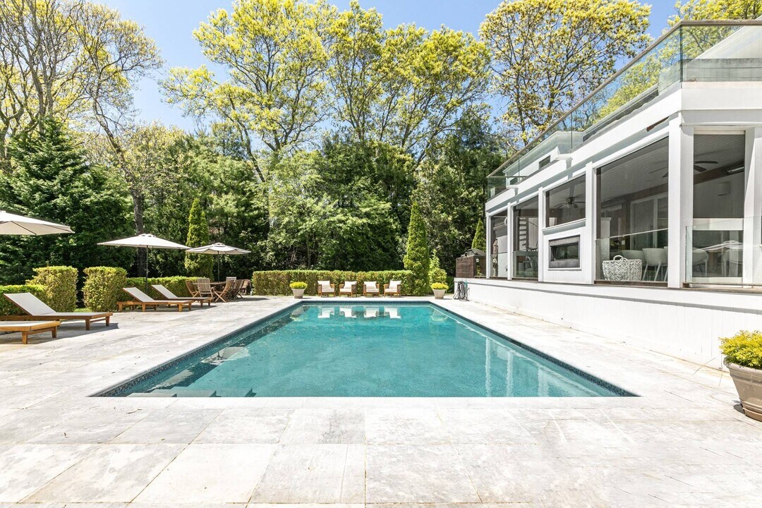 15 Anvil Ct in East Hampton, NY - Building Photo