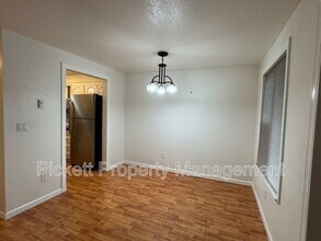 3935 NW Fairway Ln in Bremerton, WA - Building Photo - Building Photo