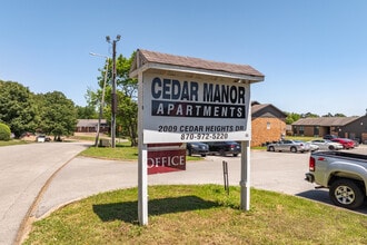 Cedar Manor Apartments in Jonesboro, AR - Building Photo - Building Photo