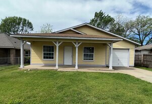 7929 Hull Ave in Dallas, TX - Building Photo