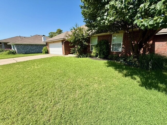 1604 Briarcreek in Norman, OK - Building Photo - Building Photo