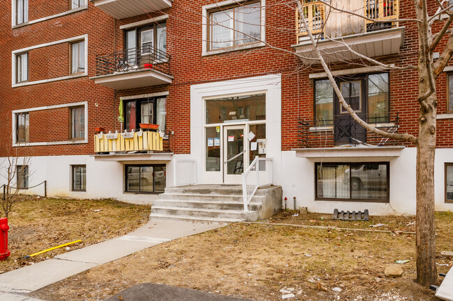 3880 Plamondon Av in Montréal, QC - Building Photo - Building Photo