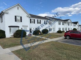 6500 Carefree Ln in Hollins, VA - Building Photo