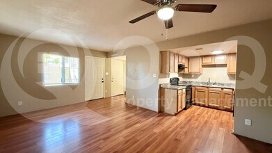 2634 N 43rd Ave in Phoenix, AZ - Foto de edificio - Building Photo
