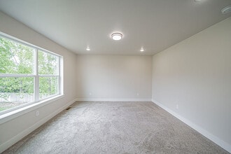 1382 Pinecrest Trl in Ammon, ID - Building Photo - Building Photo