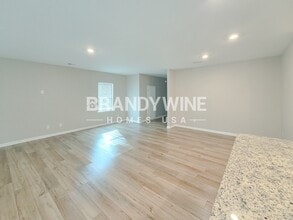 628 Friesland Dr in Hampton, GA - Building Photo - Building Photo