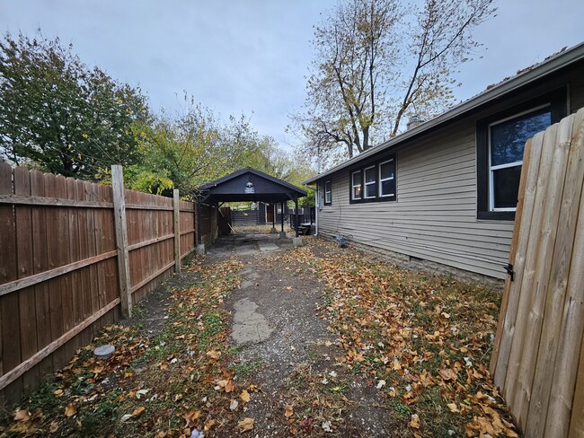 4009 Oliver Ave in Indianapolis, IN - Building Photo - Building Photo