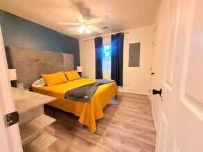 19 Scarlett Ln in Santa Fe, NM - Building Photo - Building Photo