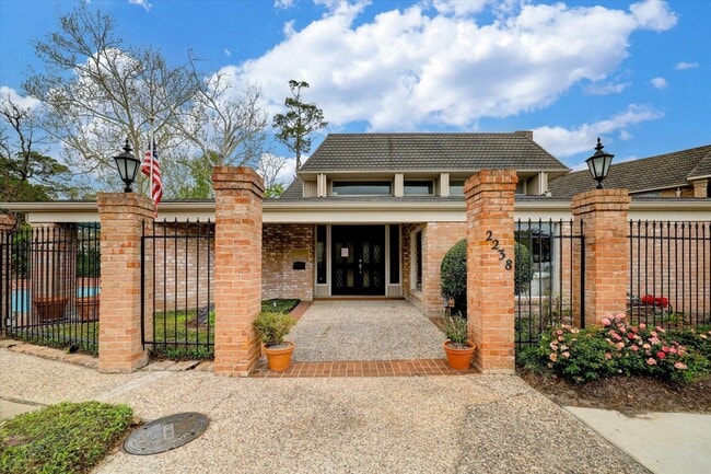property at 2238 S Piney Point Rd