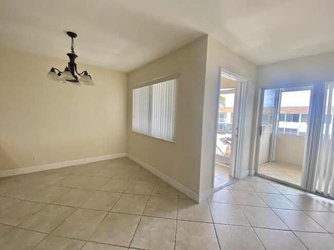 203 Stratford O in West Palm Beach, FL - Building Photo - Building Photo