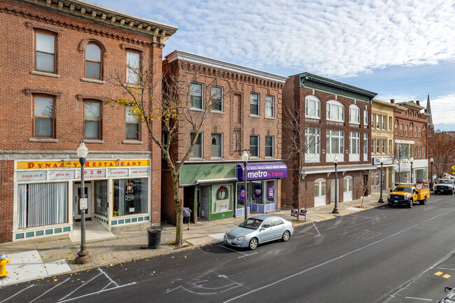 338-340 Main St in Southbridge, MA - Foto de edificio - Building Photo