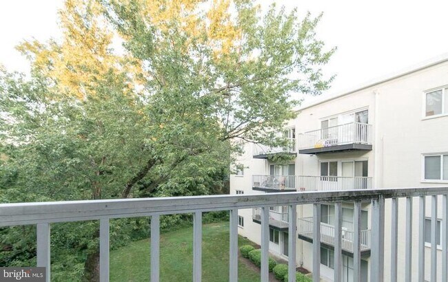 5601 Parker House Terrace in Hyattsville, MD - Building Photo - Building Photo