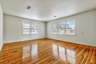 640 Parsons Dr in Beaumont, TX - Building Photo - Building Photo