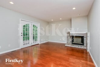 1387 Still House Creek Rd in Chesterfield, MO - Building Photo - Building Photo